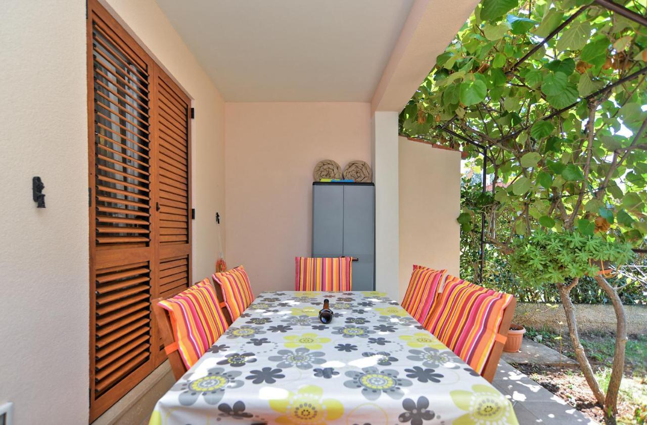 Apartment Snjezana 1064